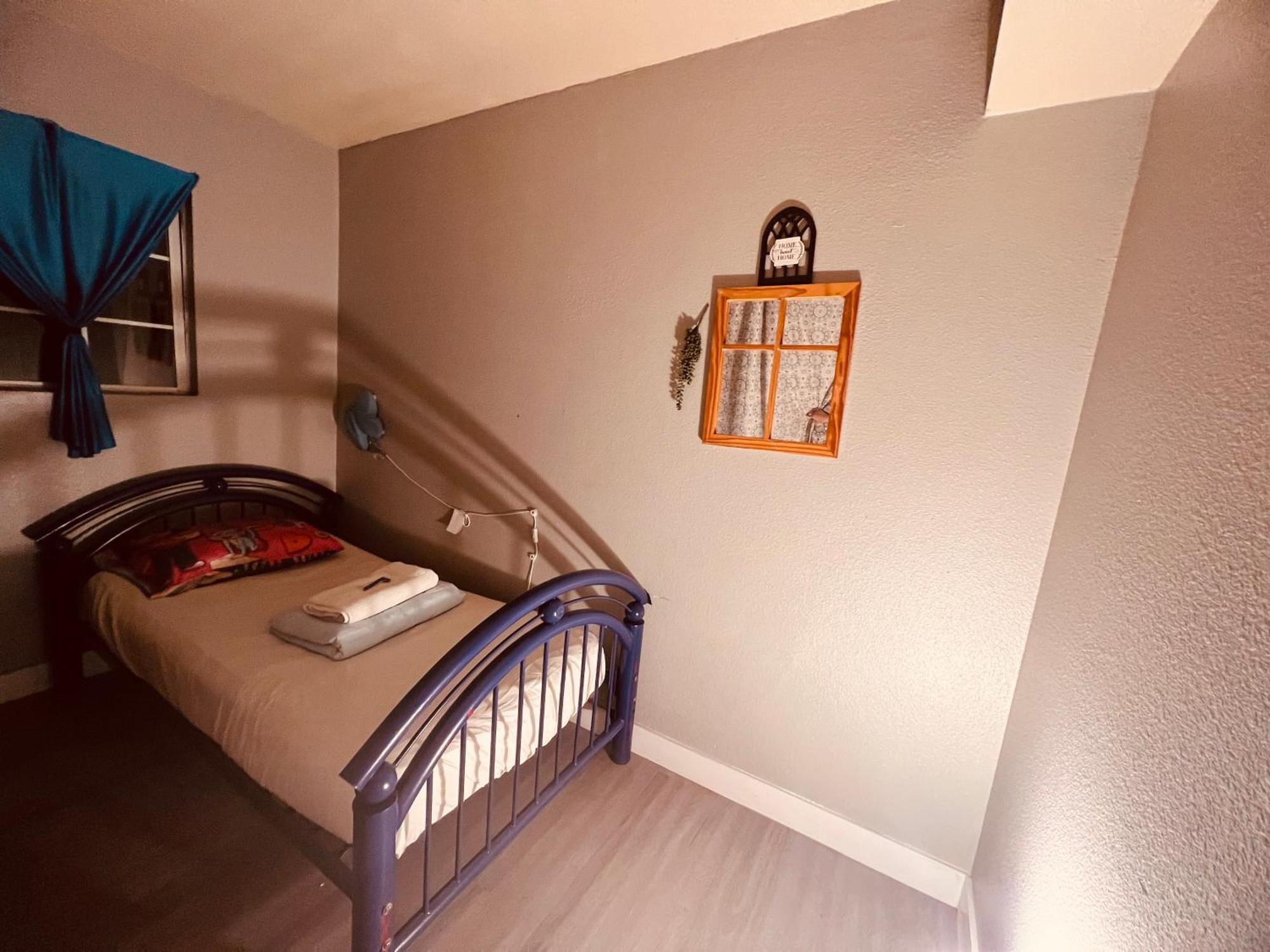 Privatunterkunft Vegas Simple Bed Share *
