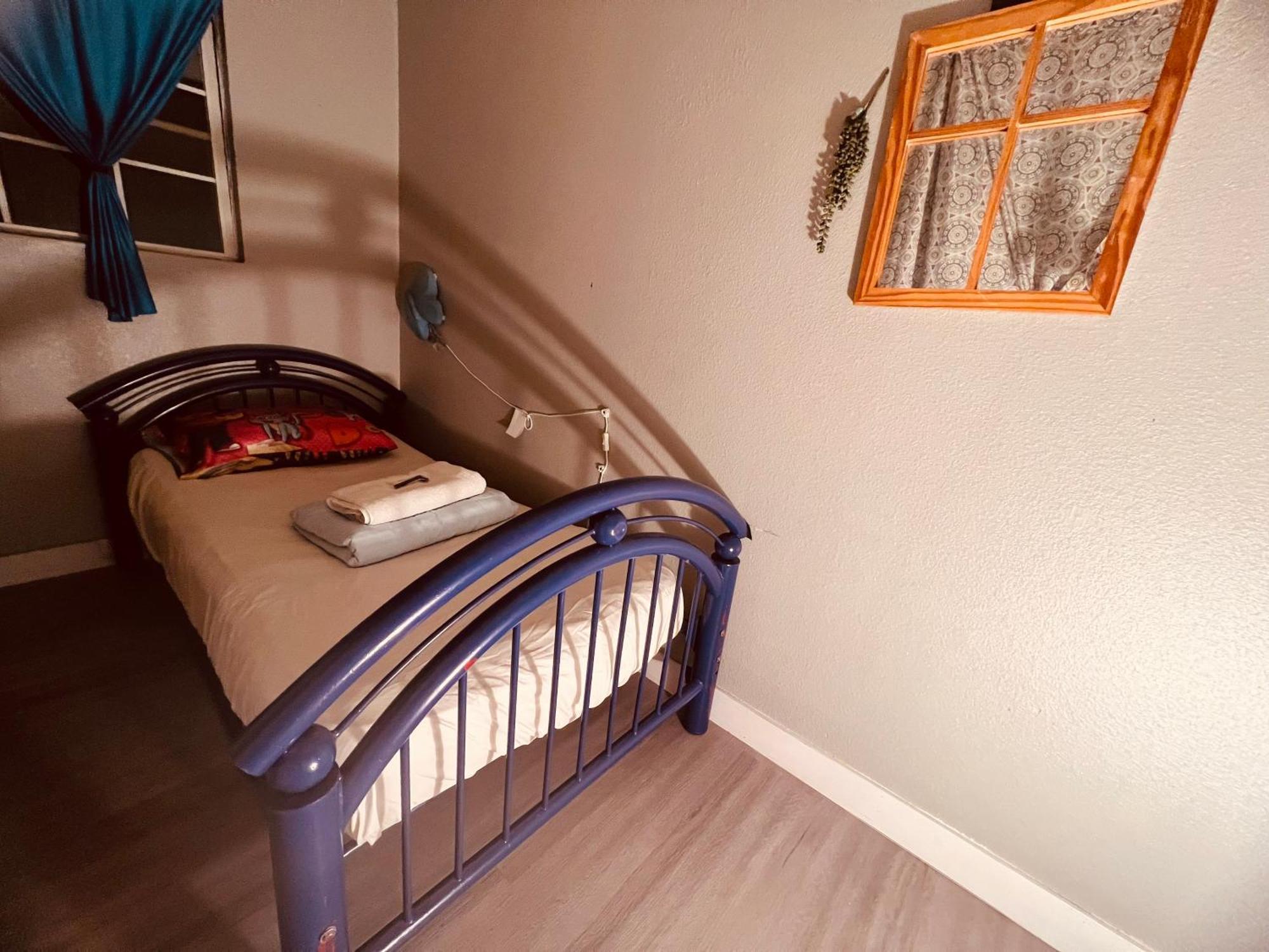 Privatunterkunft Vegas Simple Bed Share *