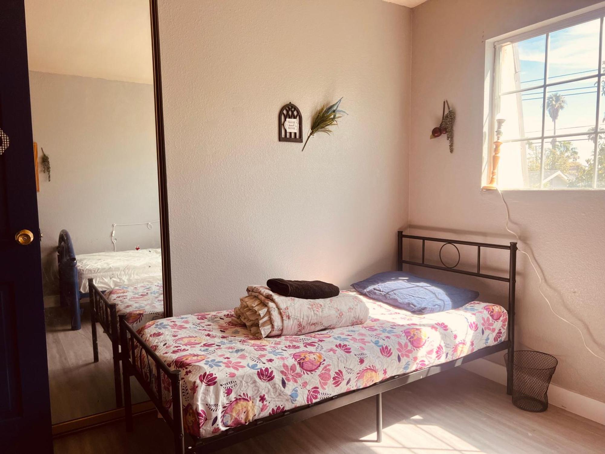 Vegas Simple Bed Share Privatunterkunft
